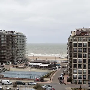 Met Frontaal Zeezicht Apartment